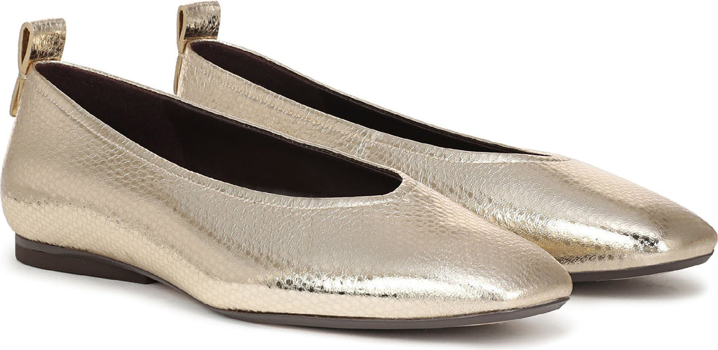 27 Edit Naturalizer Carla Flat - Women's