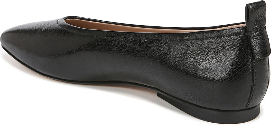27 Edit Naturalizer Carla Flat - Women's