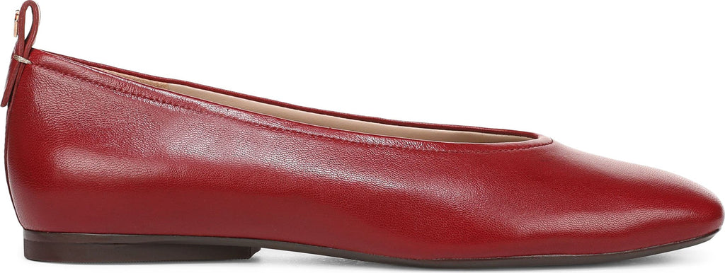 27 Edit Naturalizer Carla Flat - Women's