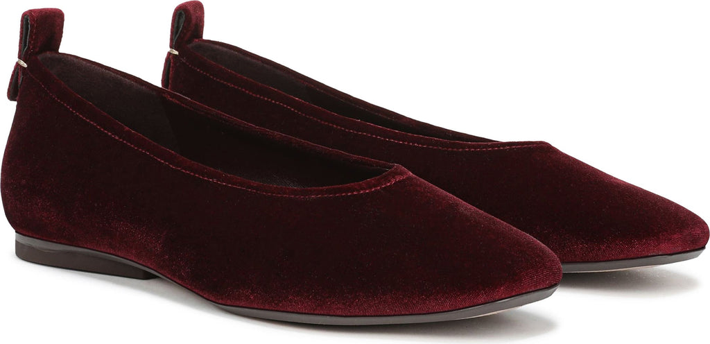 27 Edit Naturalizer Carla Flat - Women's