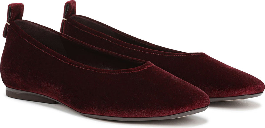 27 Edit Naturalizer Carla Flat - Women's