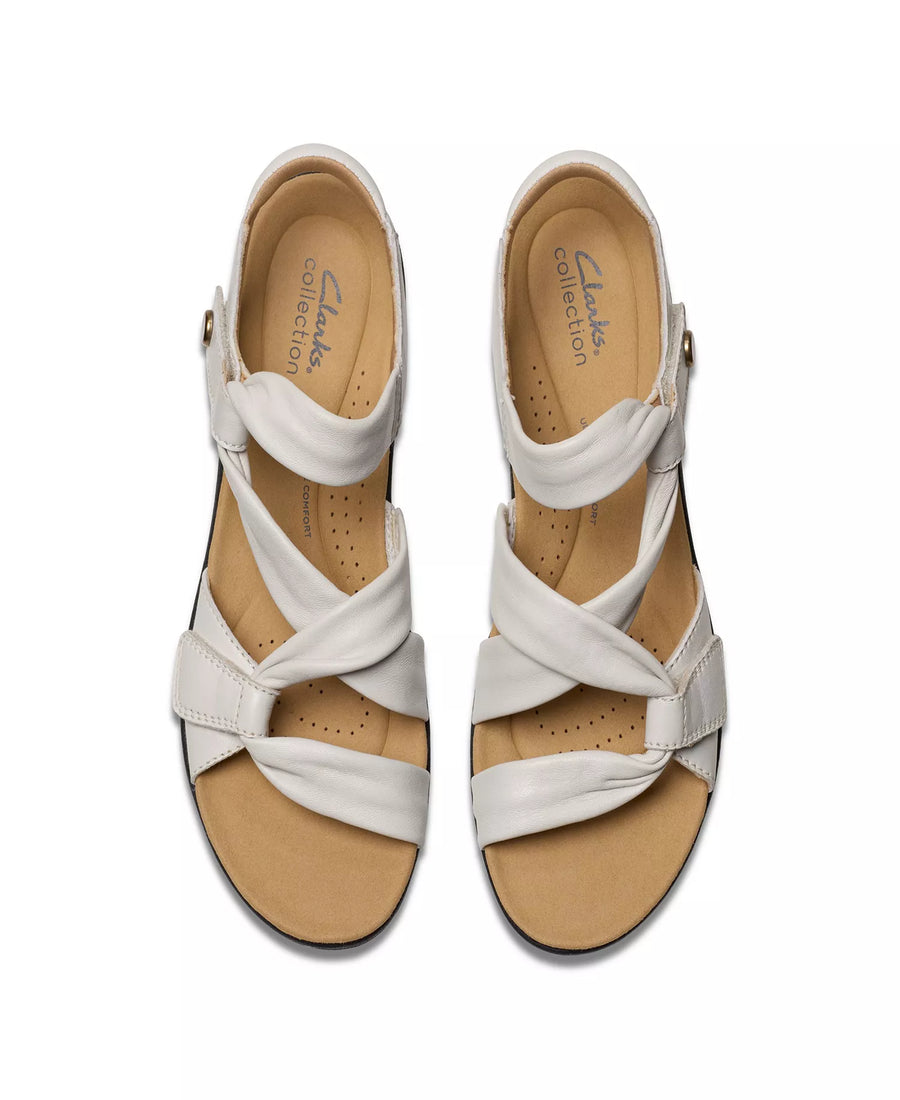 Clarks Collection Women's Laurieann Bell Round Toe Flat Sandals