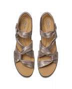 Clarks Collection Women's Laurieann Bell Round Toe Flat Sandals