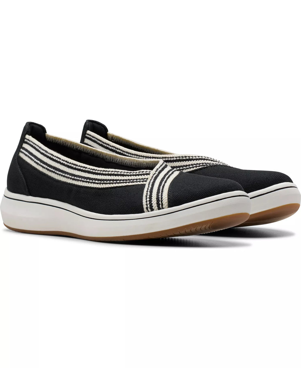 Clarks Women's Cloud Steppers Breeze Sky Air Closed Toe Shoes