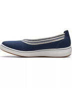 Clarks Women's Cloud Steppers Breeze Sky Air Closed Toe Shoes