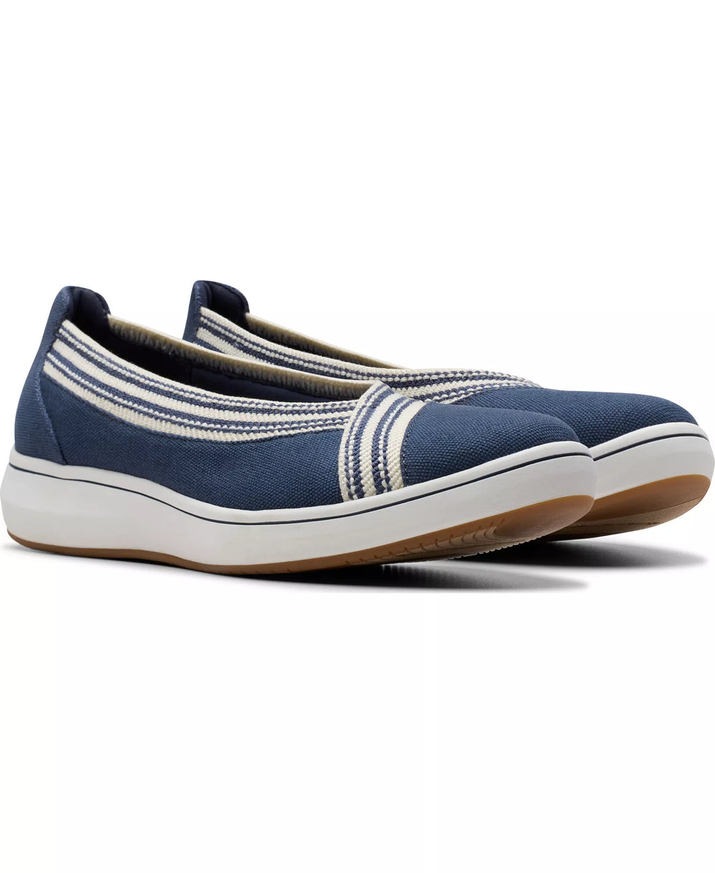 Clarks Women's Cloud Steppers Breeze Sky Air Closed Toe Shoes