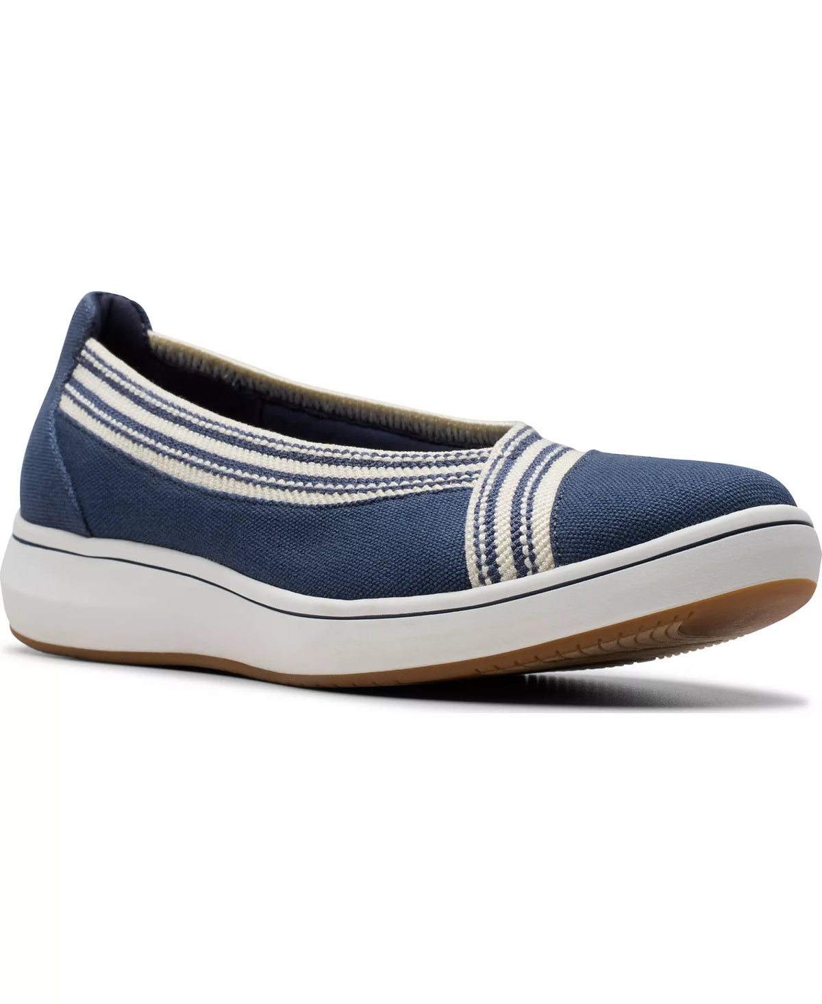 Clarks Women's Cloud Steppers Breeze Sky Air Closed Toe Shoes