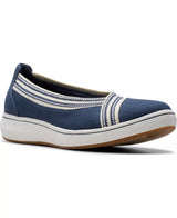Clarks Women's Cloud Steppers Breeze Sky Air Closed Toe Shoes