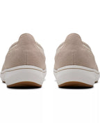 Clarks Women's Cloud Steppers Breeze Sky Air Closed Toe Shoes