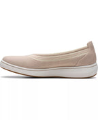 Clarks Women's Cloud Steppers Breeze Sky Air Closed Toe Shoes