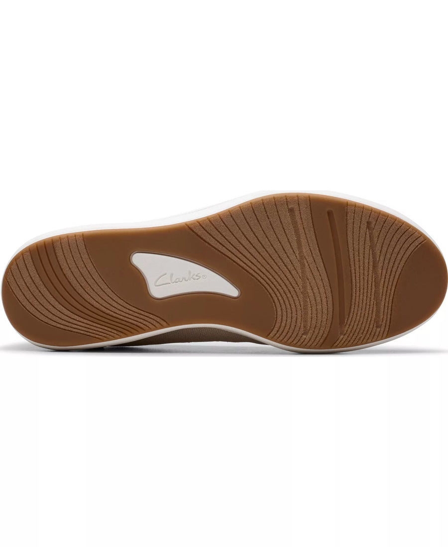 Clarks Women's Cloud Steppers Breeze Sky Air Closed Toe Shoes