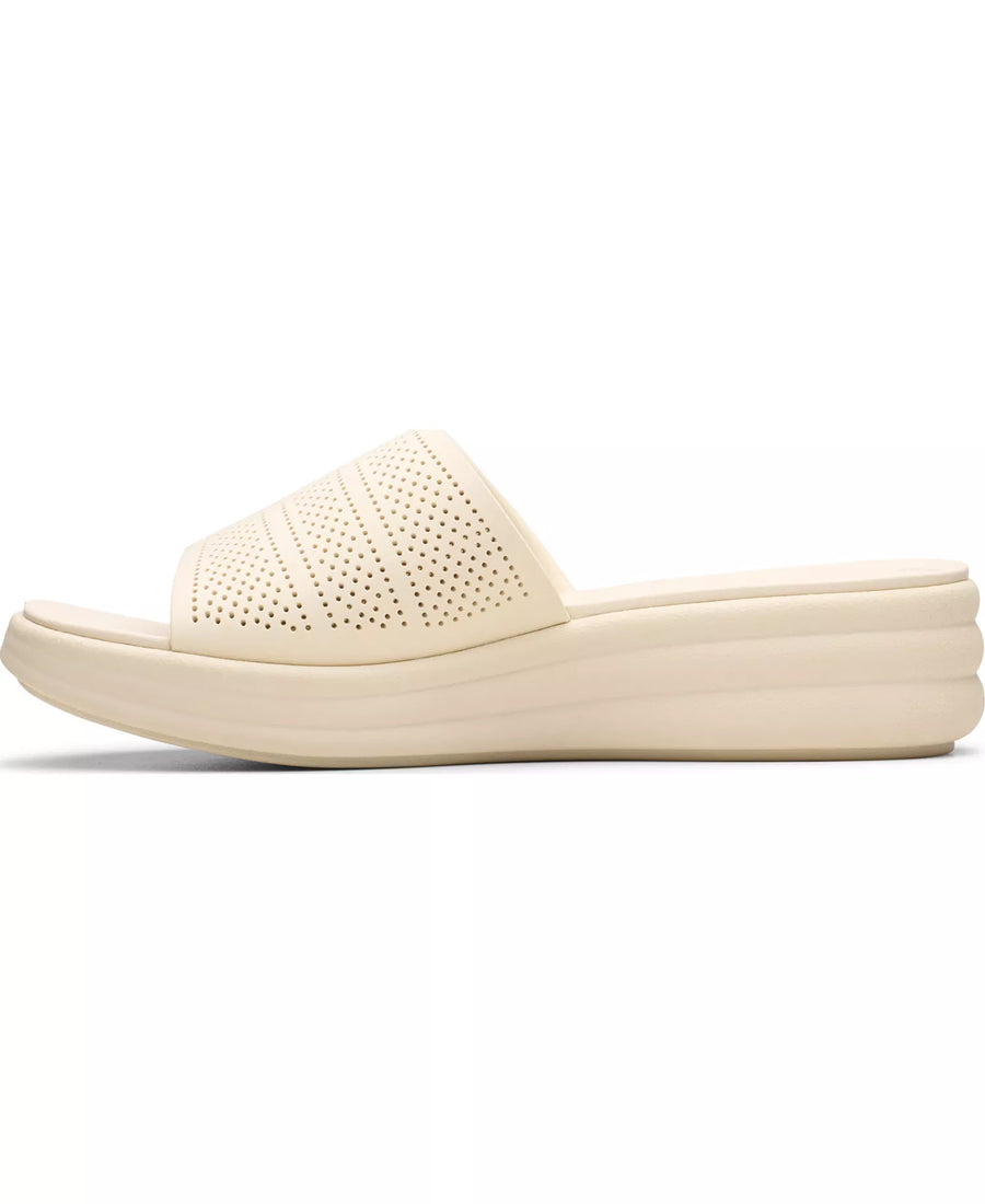 Clarks Cloudsteppers Drift Twist Slip-On Flat Sandals