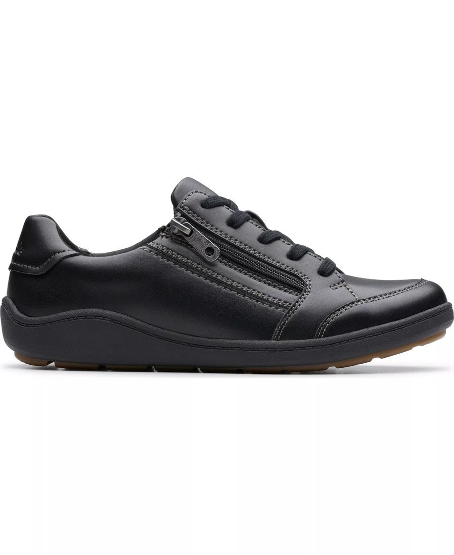 Clarks Women's Bryianne Bayla Round Toe Sneakers