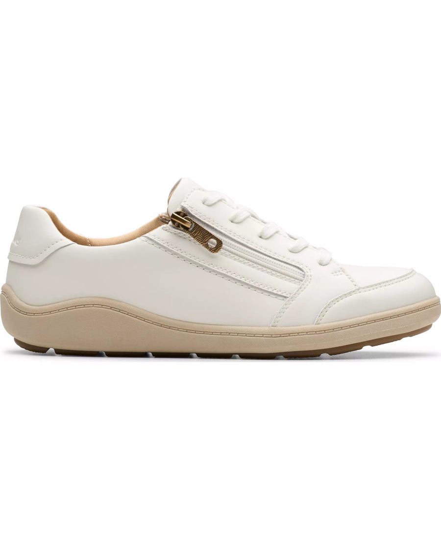 Clarks Women's Bryianne Bayla Round Toe Sneakers
