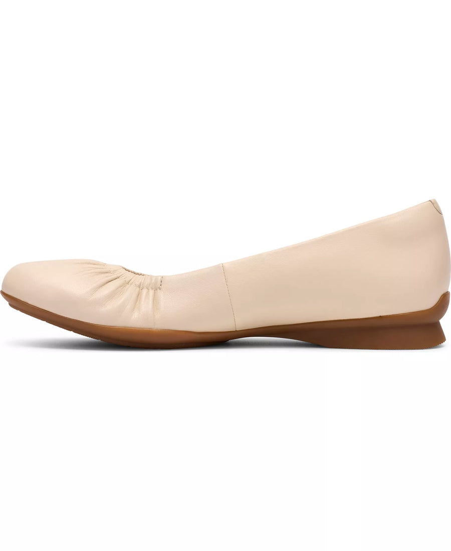 Clarks Women's Jazmynn Lo Slip-On Flats