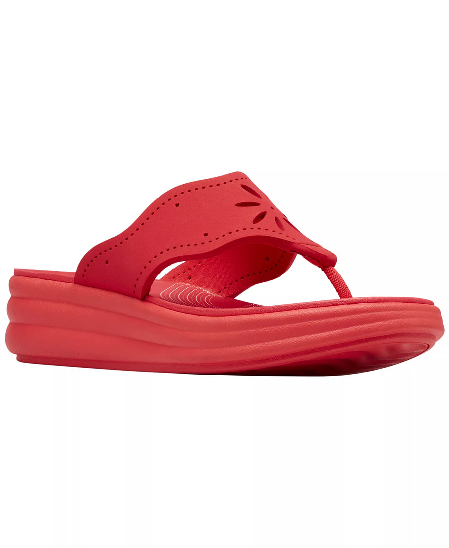 Clarks Women's Cloudsteppers Drift Daisy Slip-On Sandals