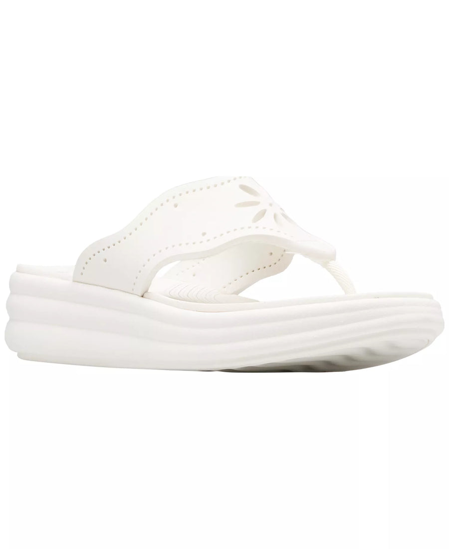 Clarks Women's Cloudsteppers Drift Daisy Slip-On Sandals
