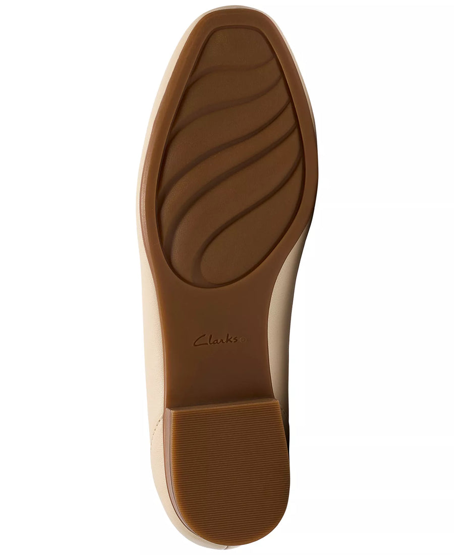 Clarks Women's Juliet Mia Round Toe Dress Loafers