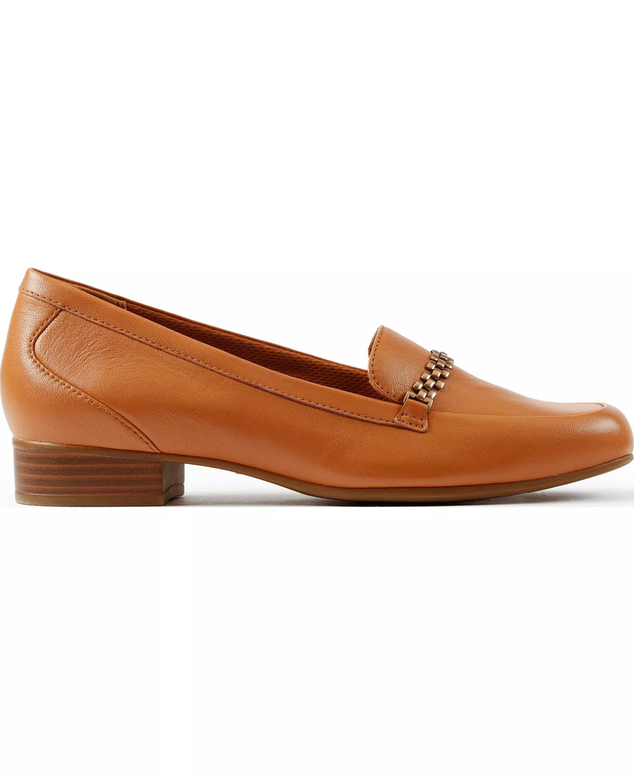 Clarks Women's Juliet Mia Round Toe Dress Loafers