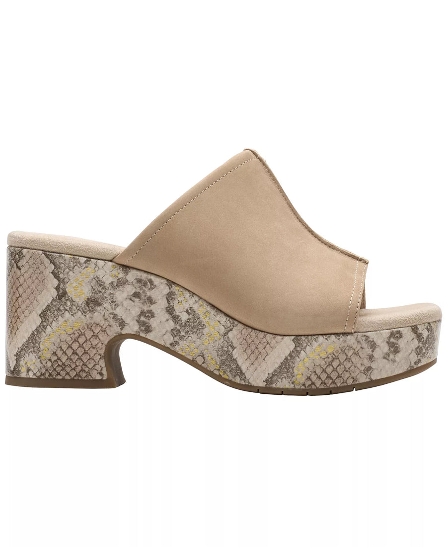 Clarks Collection Women's Nerisa Vine Wedge Sandals