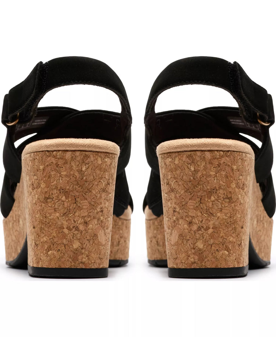 Clarks Women's Nerisa Grace Round Toe Wedge Sandals