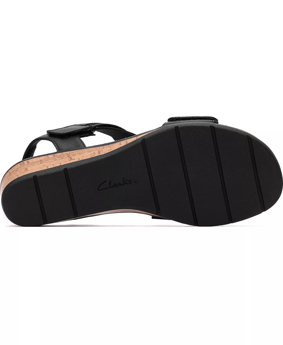 Clarks Women's Kacha Wave Round Toe Sandals