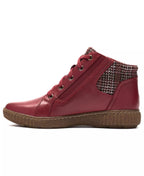 Clarks Women's Caroline Fiana Round Toe Booties