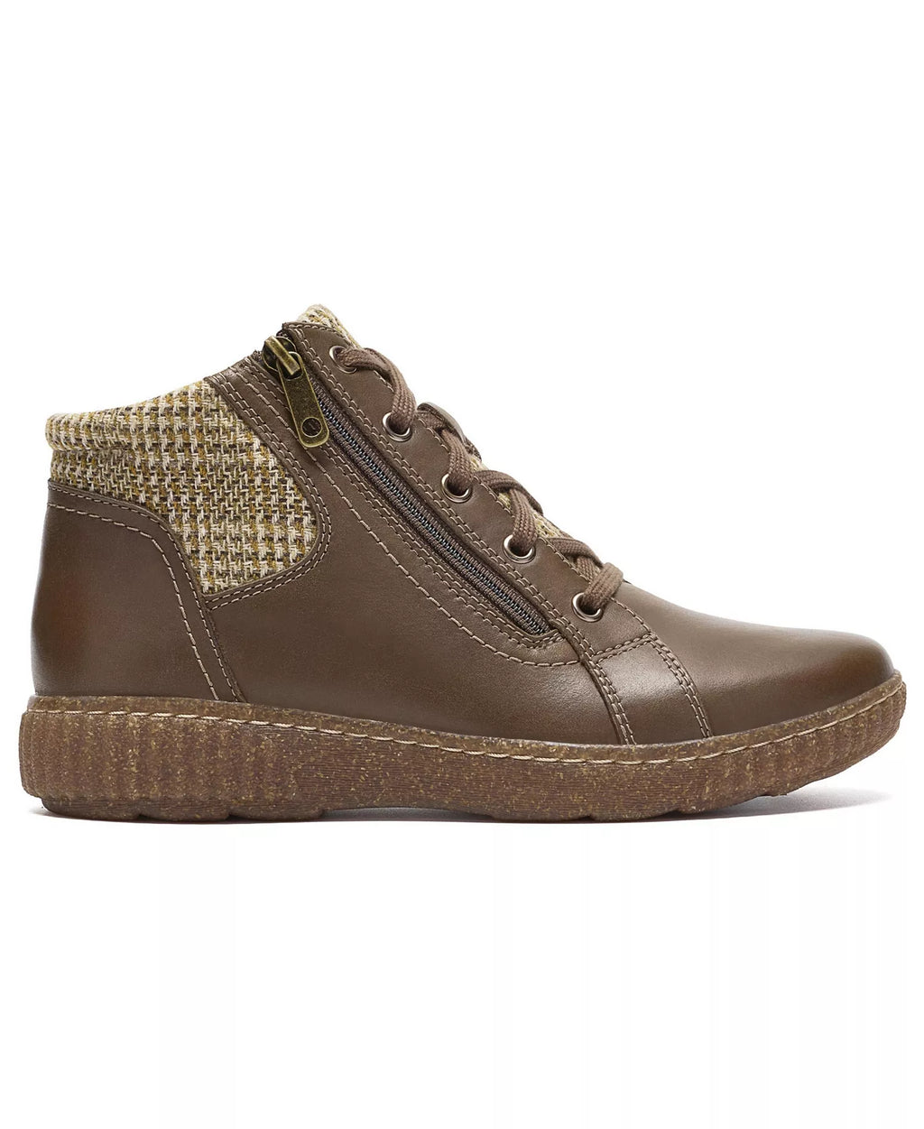 Clarks Women's Caroline Fiana Round Toe Booties