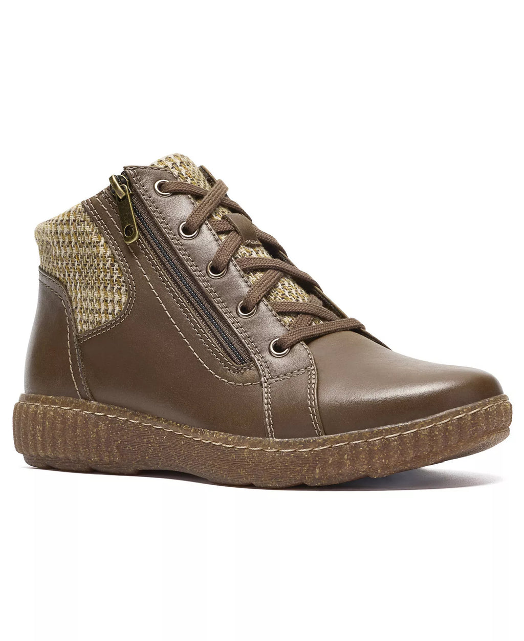 Clarks Women's Caroline Fiana Round Toe Booties