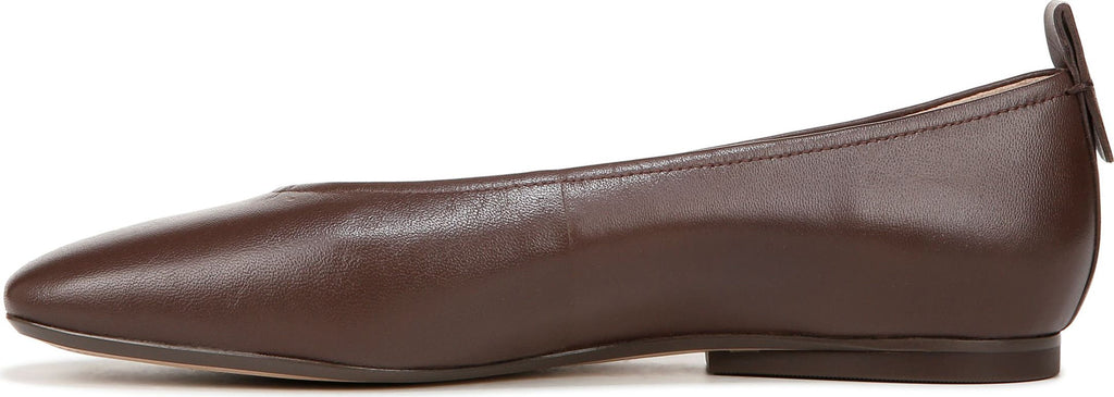 27 Edit Naturalizer Carla Flat - Women's
