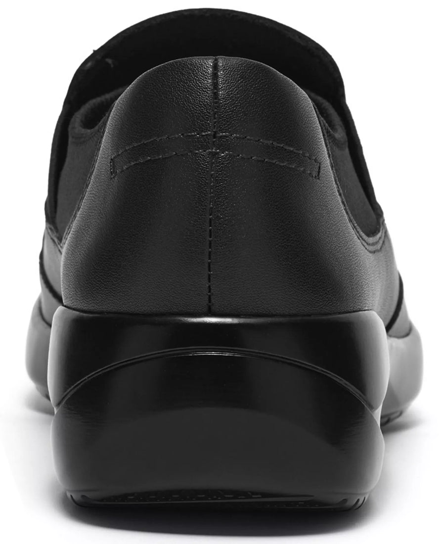 Clarks Women's Kaetlyn Mae Leather Round Toe Flats