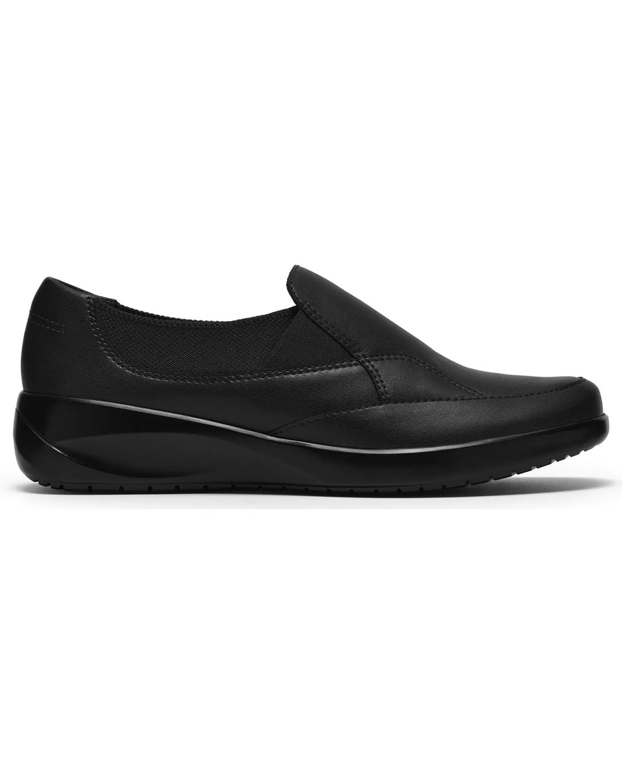 Clarks Women's Kaetlyn Mae Leather Round Toe Flats