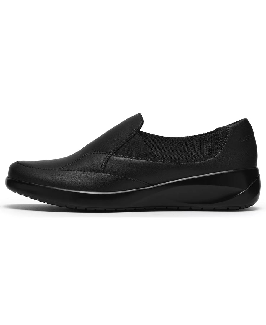Clarks Women's Kaetlyn Mae Leather Round Toe Flats