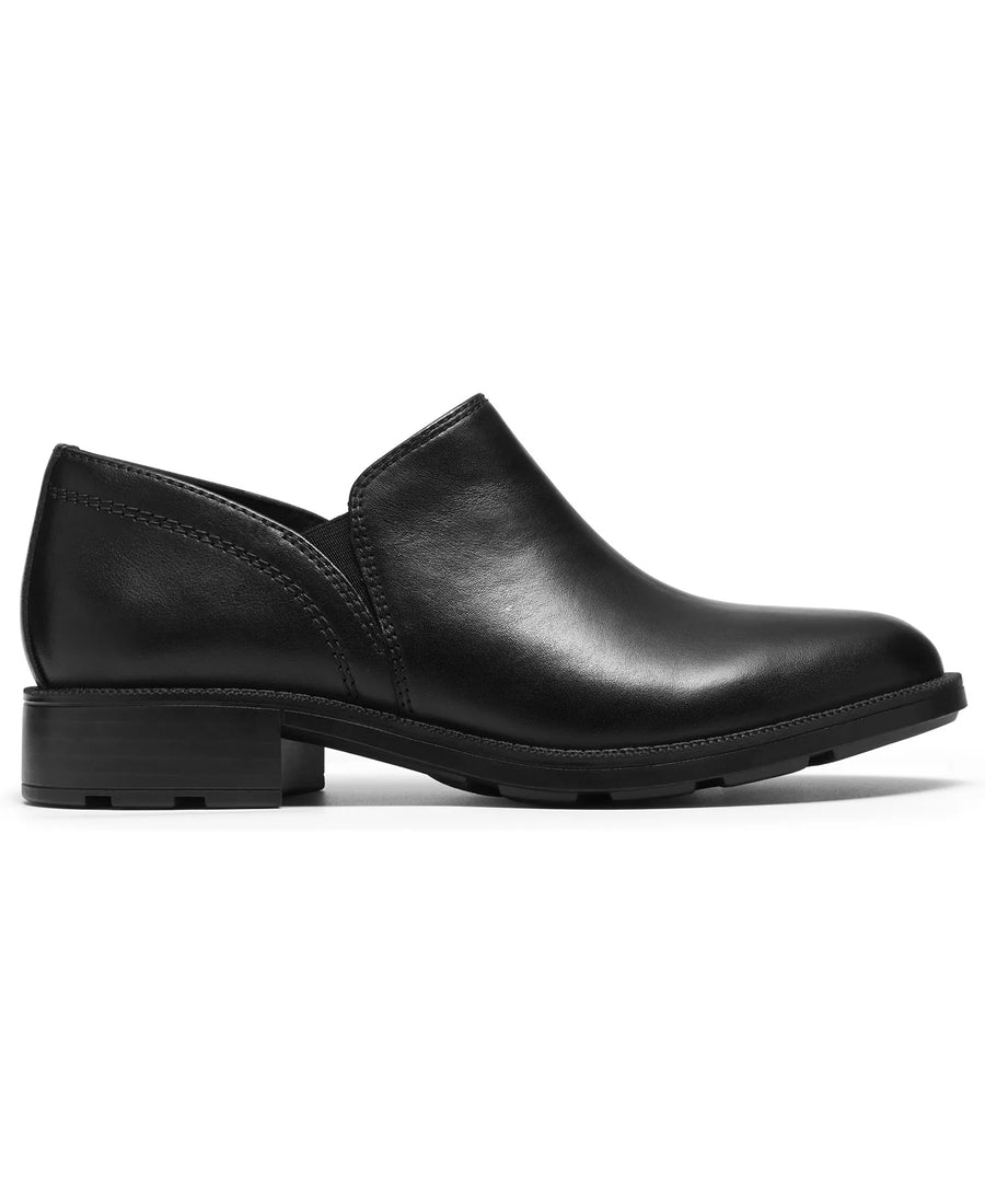 Clarks Women's Adalynn Bay Leather Round Toe Lug-Sole Shooties