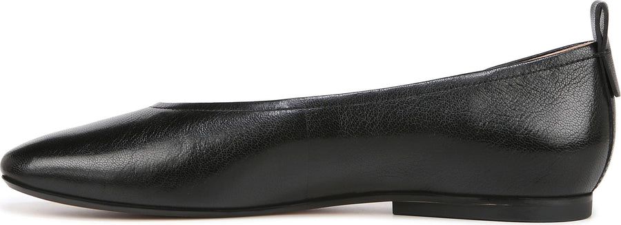 27 Edit Naturalizer Carla Flat - Women's