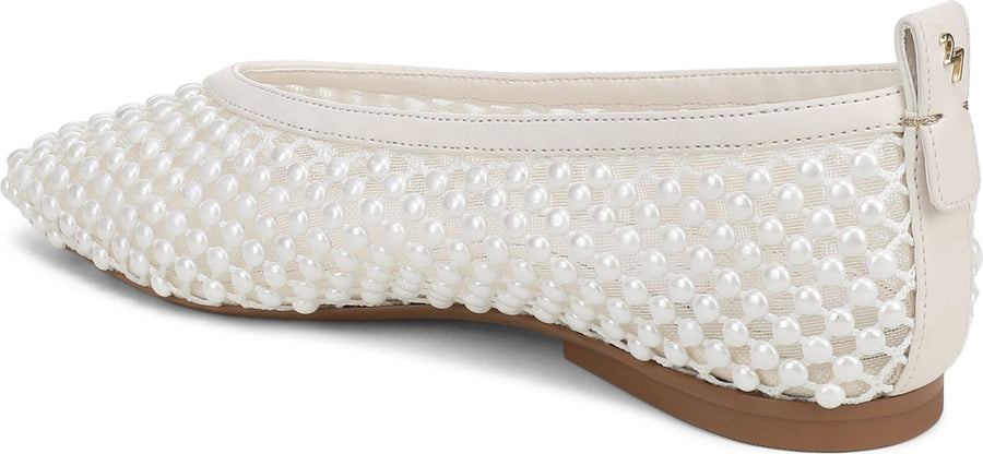 27 Edit Naturalizer Carla Flat - Women's