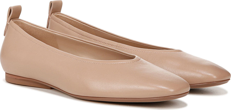 27 Edit Naturalizer Carla Flat - Women's