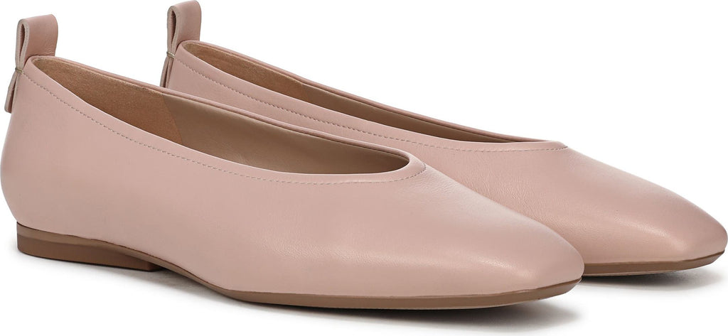 27 Edit Naturalizer Carla Flat - Women's