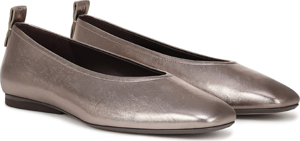 27 Edit Naturalizer Carla Flat - Women's