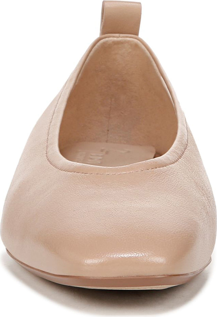 27 Edit Naturalizer Carla Flat - Women's