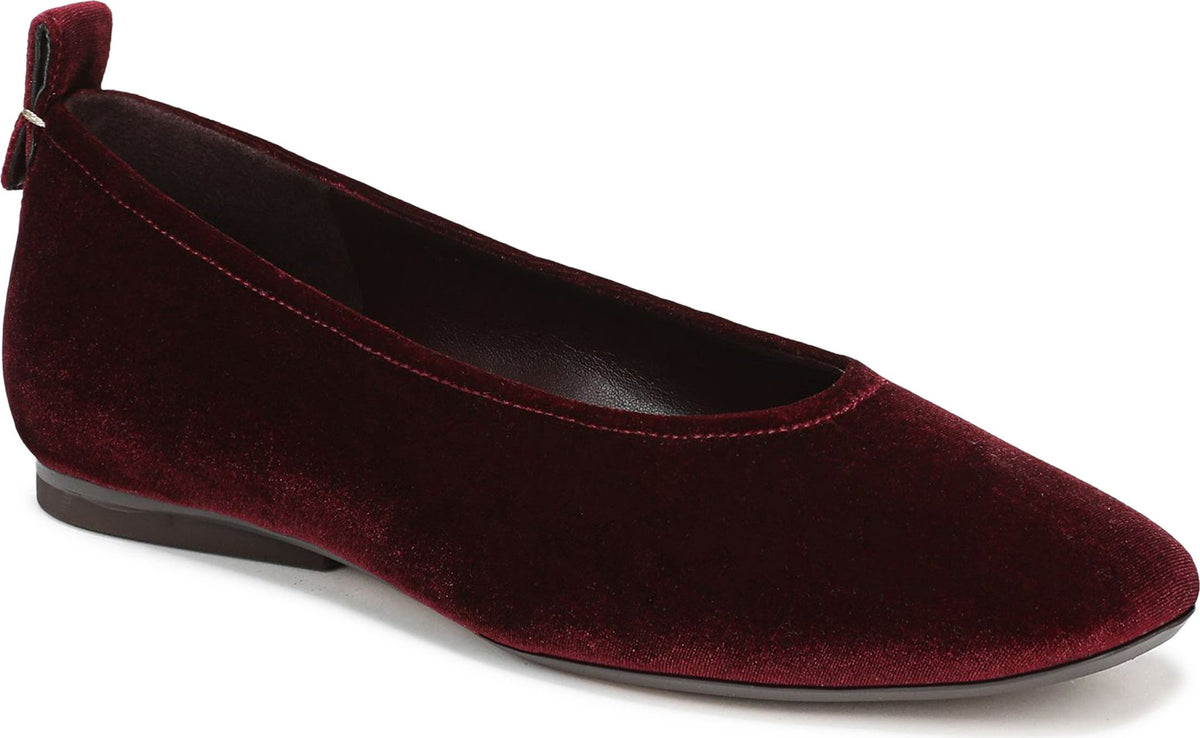 27 Edit Naturalizer Carla Flat - Women's