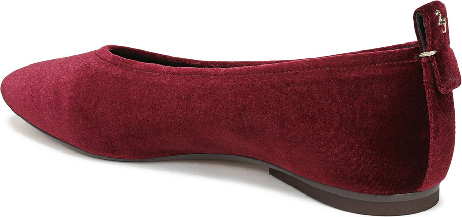27 Edit Naturalizer Carla Flat - Women's