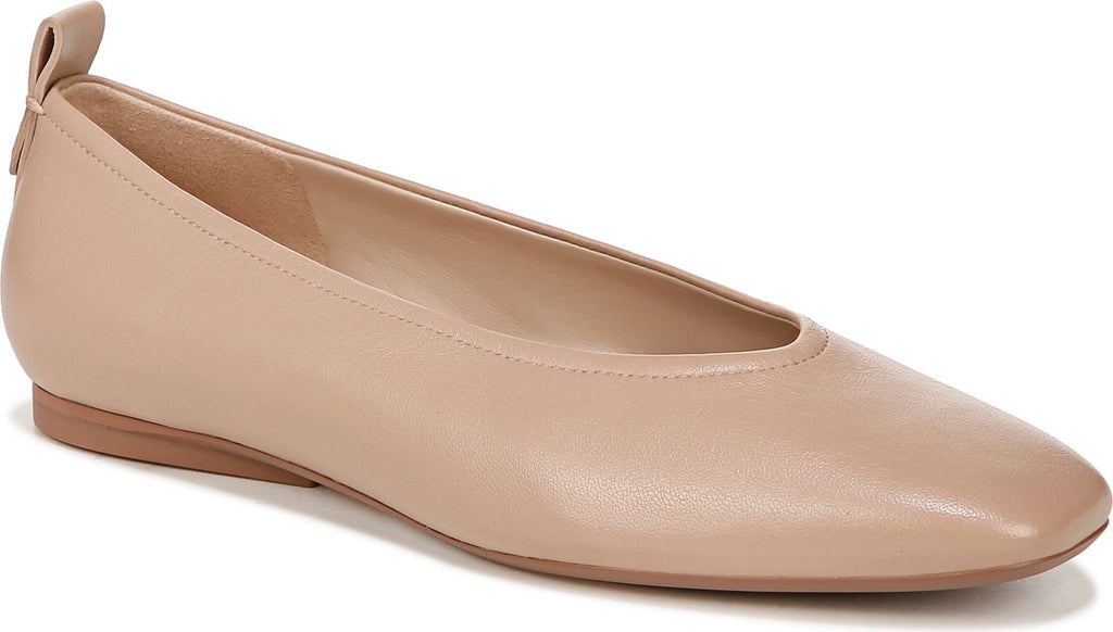 27 Edit Naturalizer Carla Flat - Women's