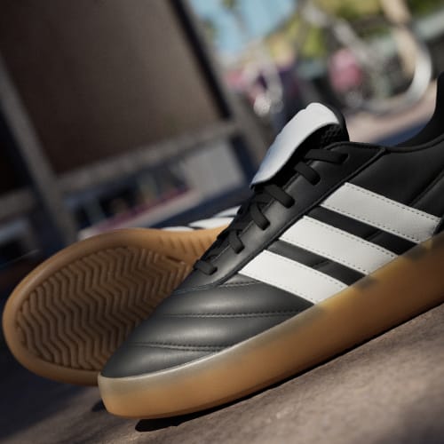 Men's Adidas Barreda Mundial Shoes