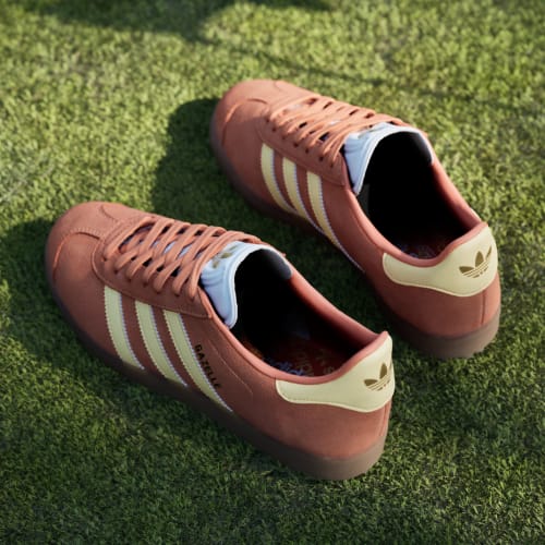 Men's Adidas Gazelle Spikeless Golf Shoes