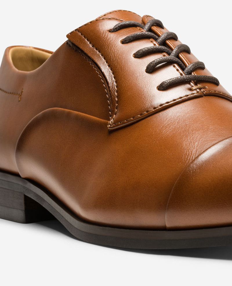 Kenneth Cole Reaction - Heath Cap Toe Lace Up Oxfords Cognac