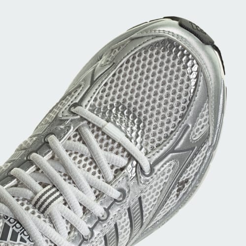 Women's Adidas Spiritain 2000 Shoes