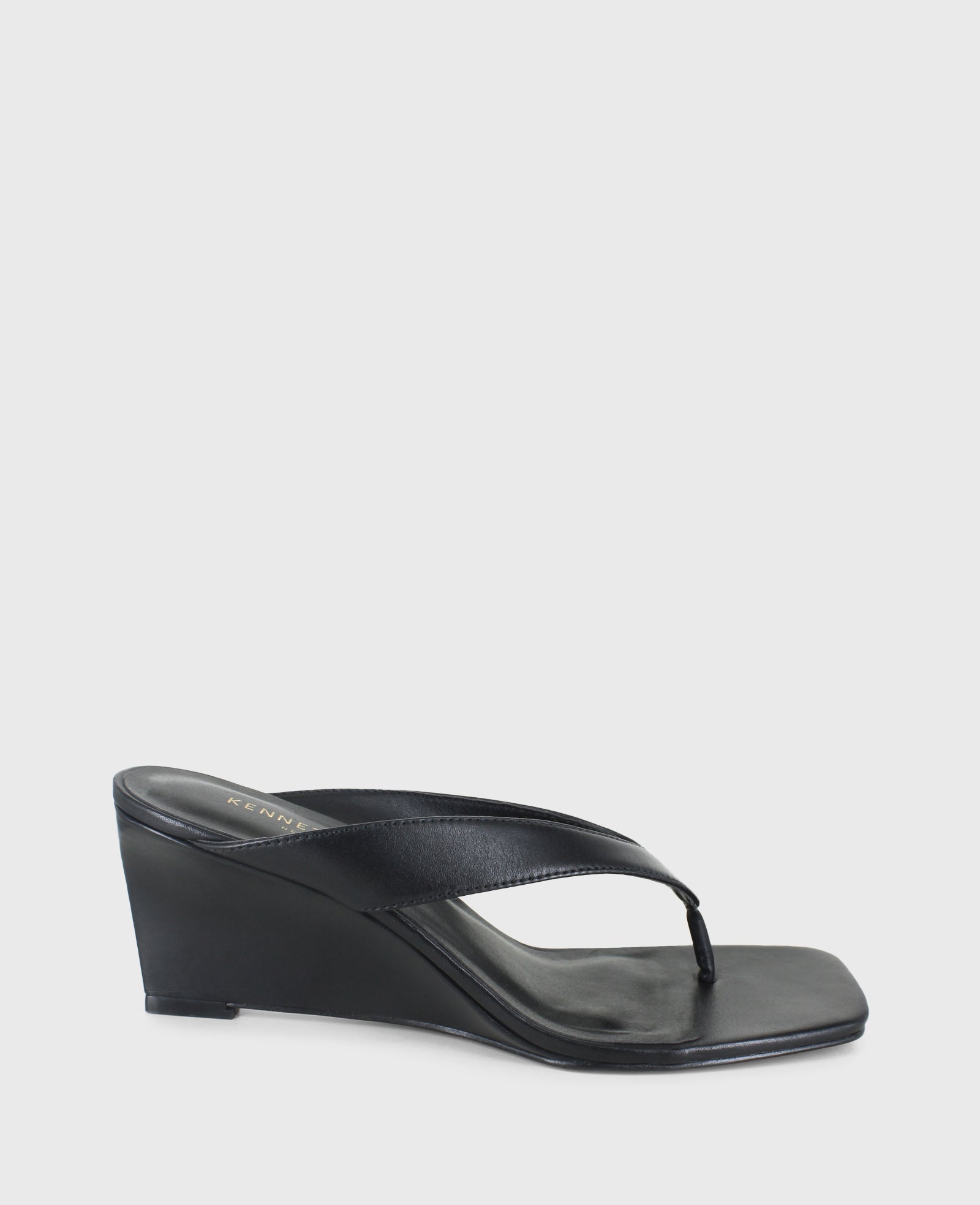 Kenneth Cole Susannah Leather Thong Wedge Sandals Black Leather