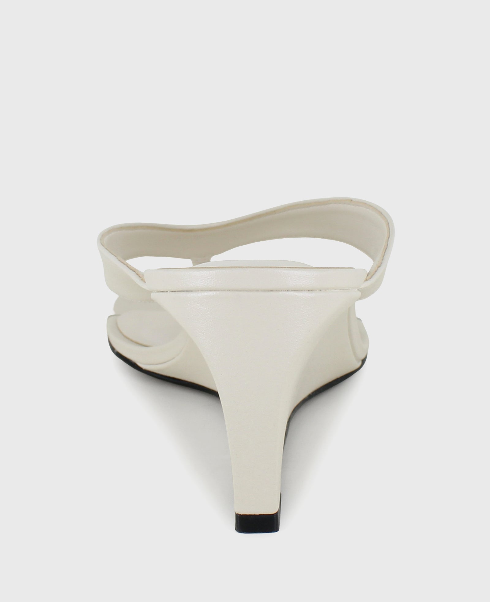 Kenneth Cole Susannah Leather Thong Wedge Sandals Ecru Leather