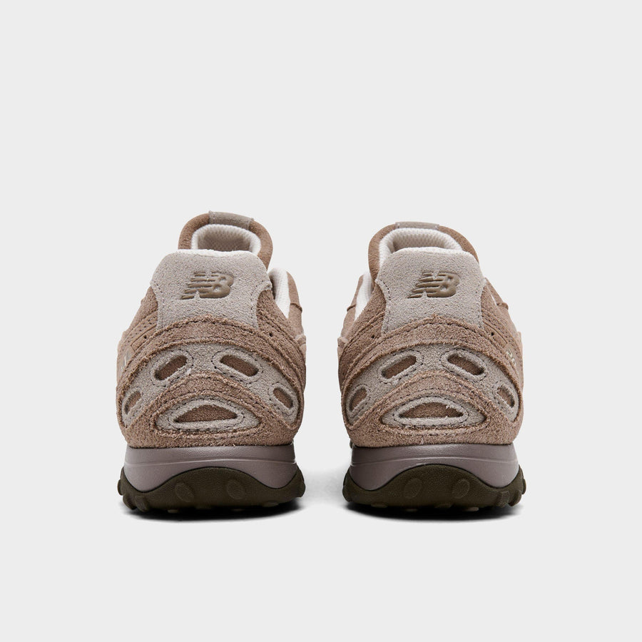 Women's New Balance 204L Casual Shoes